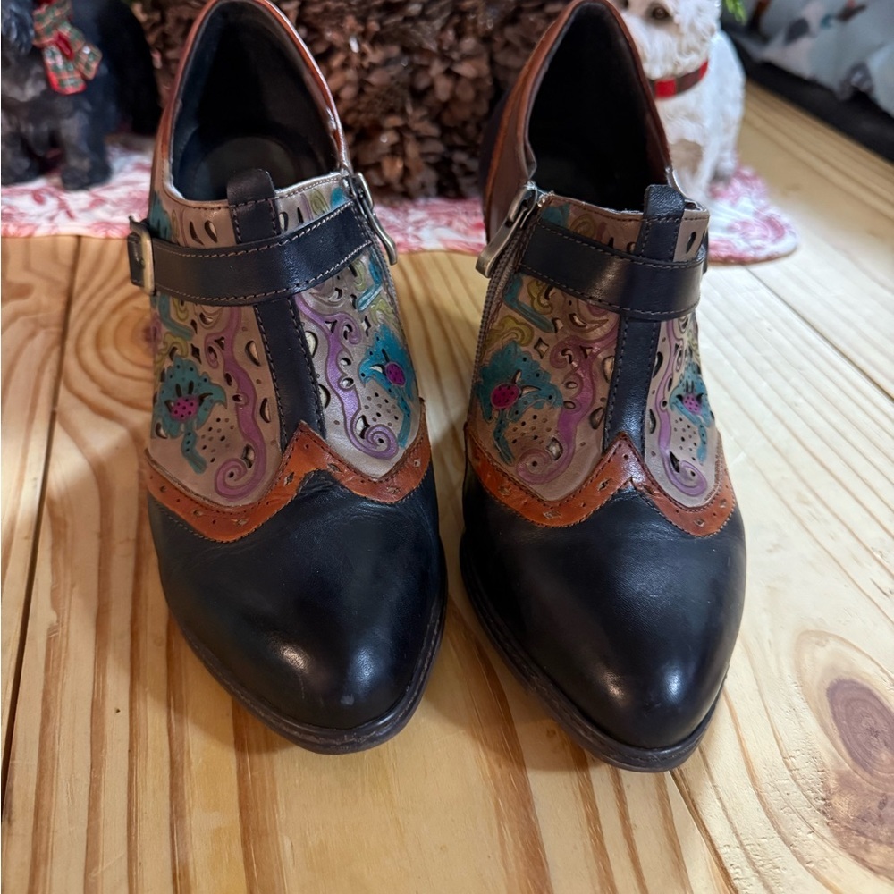 Elegant Multicolor Leather Women's Shoes - Picture 12 of 16